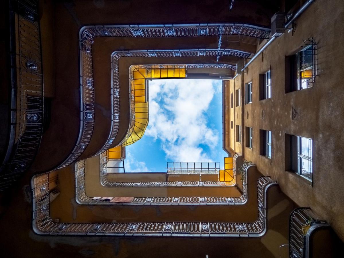 The Birdcage Apartment Будапеща Екстериор снимка