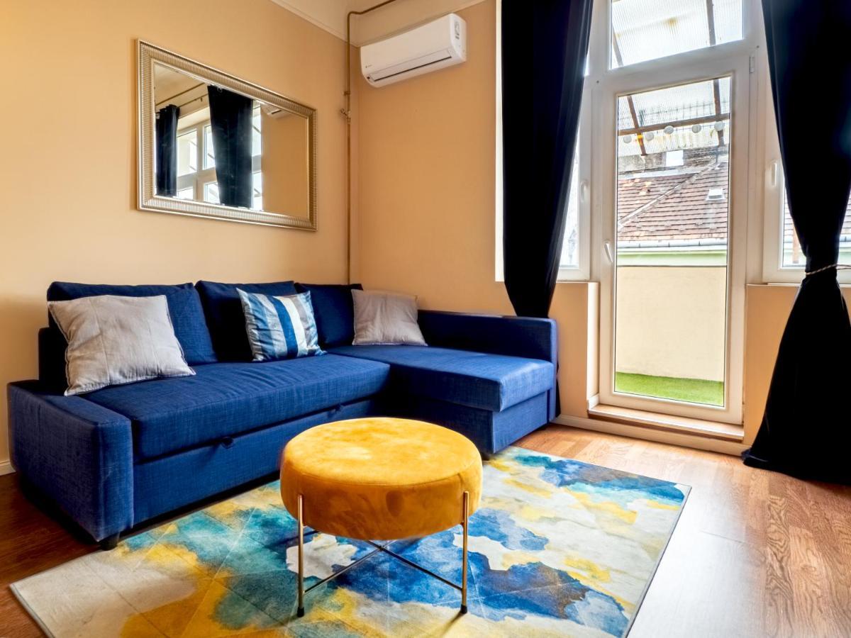 The Birdcage Apartment Будапеща Екстериор снимка